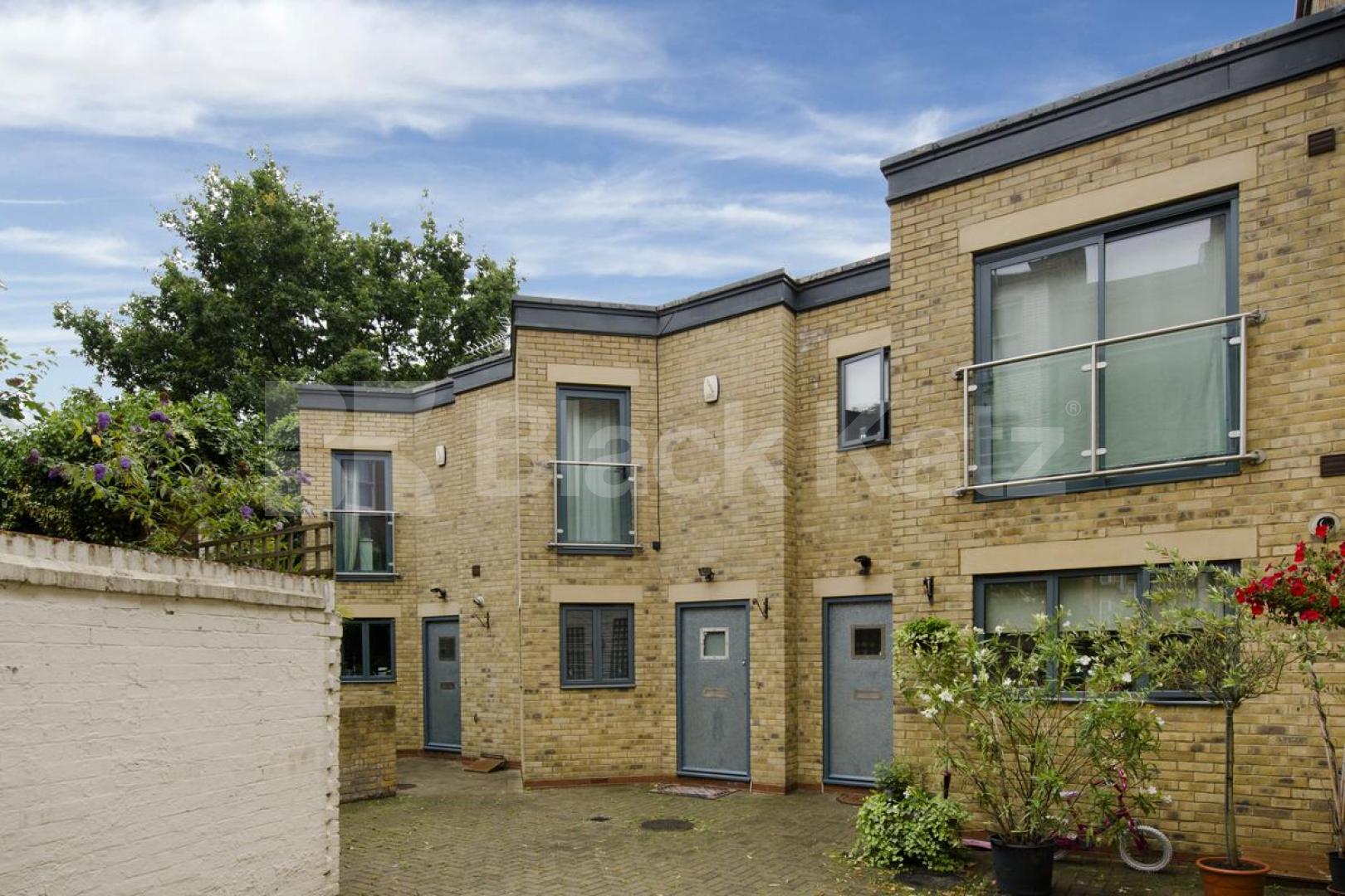 			STUNNING MEWS HOUSE, 2 Bedroom, 1 bath, 1 reception Mews House			 Liverpool Road, ANGEL-HIGHBURY-ISLINGTON